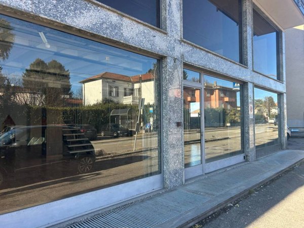 negozio in vendita ad Olgiate Comasco