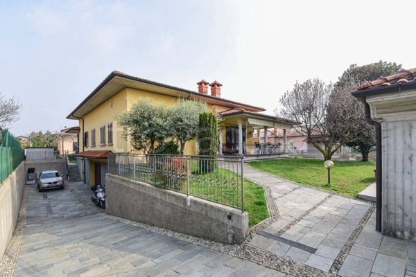 casa indipendente in vendita ad Olgiate Comasco