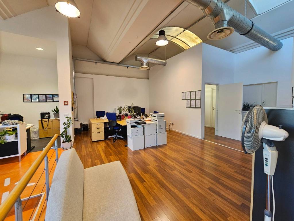 ufficio in vendita ad Olgiate Comasco