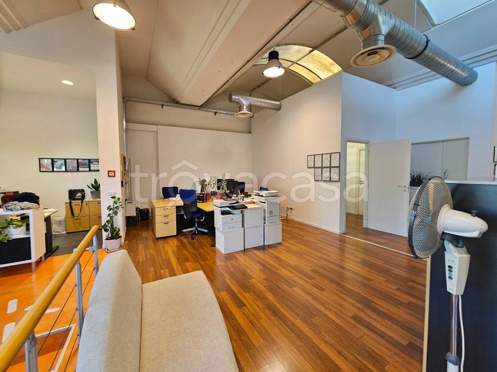 ufficio in vendita ad Olgiate Comasco