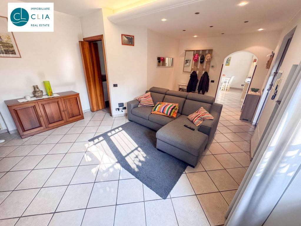 casa indipendente in vendita ad Olgiate Comasco