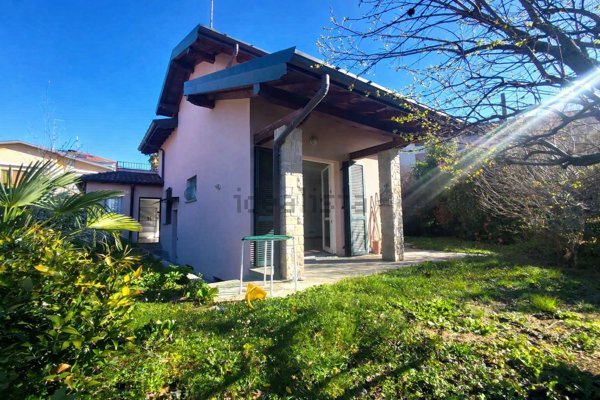 casa indipendente in vendita ad Olgiate Comasco