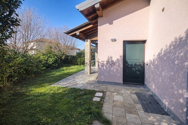 casa indipendente in vendita ad Olgiate Comasco