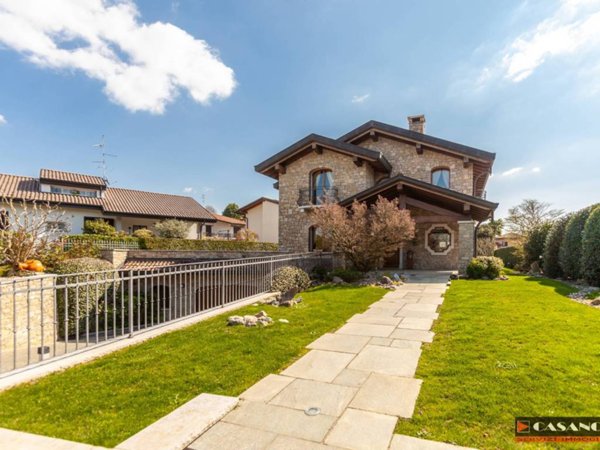 casa indipendente in vendita ad Olgiate Comasco