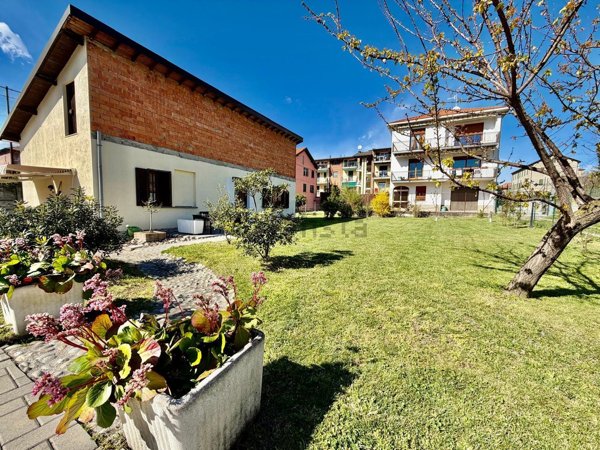 casa indipendente in vendita ad Olgiate Comasco