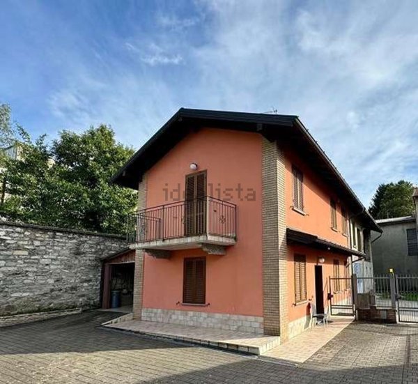 casa indipendente in vendita ad Olgiate Comasco