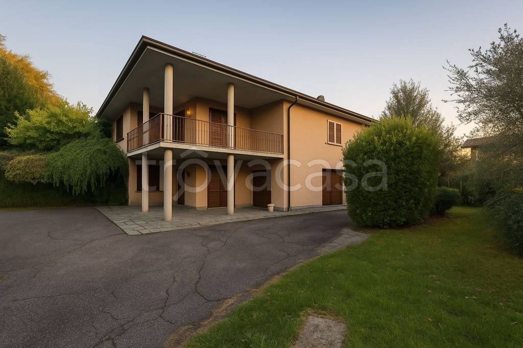 casa indipendente in vendita ad Olgiate Comasco