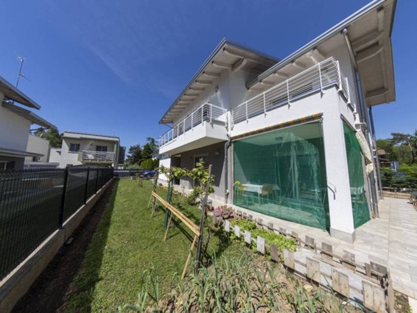 casa indipendente in vendita ad Olgiate Comasco