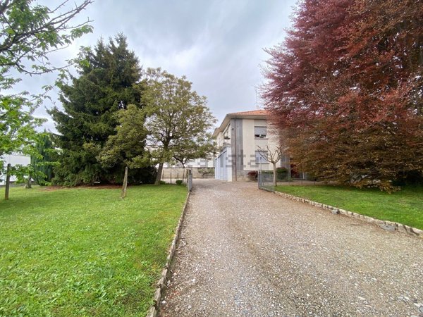 casa indipendente in vendita ad Olgiate Comasco