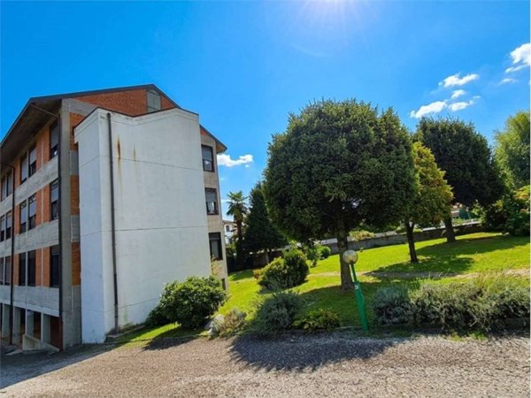appartamento in vendita ad Olgiate Comasco in zona Rongio