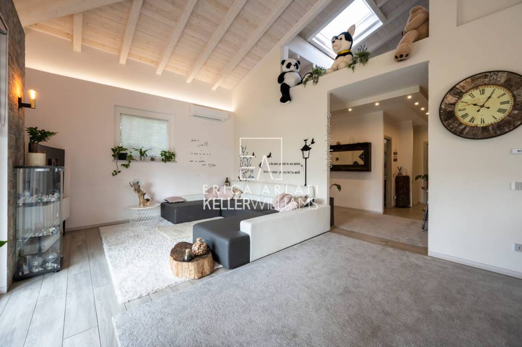 casa indipendente in vendita ad Olgiate Comasco