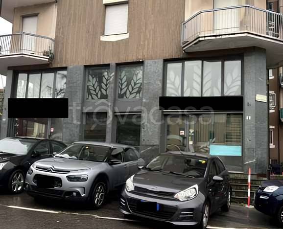 negozio in vendita ad Olgiate Comasco