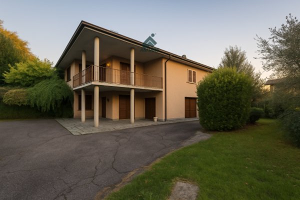 casa indipendente in vendita ad Olgiate Comasco