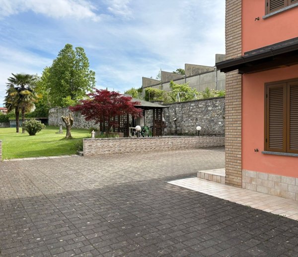 casa indipendente in vendita ad Olgiate Comasco