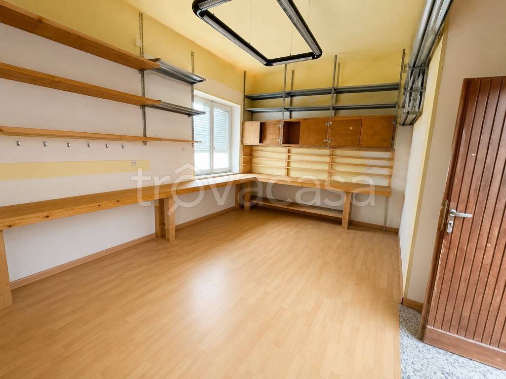 locale commerciale in vendita ad Olgiate Comasco
