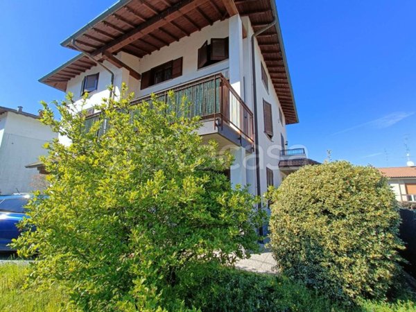 casa indipendente in vendita ad Olgiate Comasco in zona Rongio