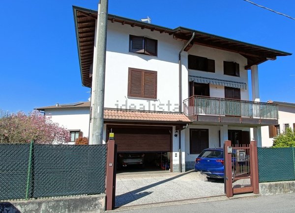 casa indipendente in vendita ad Olgiate Comasco in zona Rongio