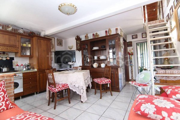 appartamento in vendita ad Olgiate Comasco in zona Rongio