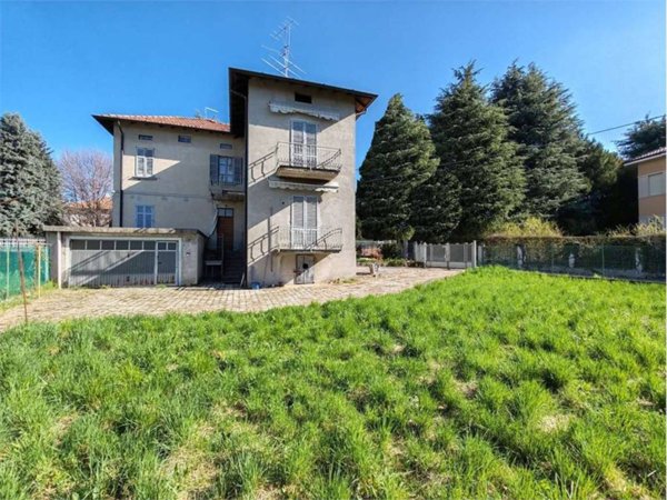 casa indipendente in vendita ad Olgiate Comasco in zona Rongio
