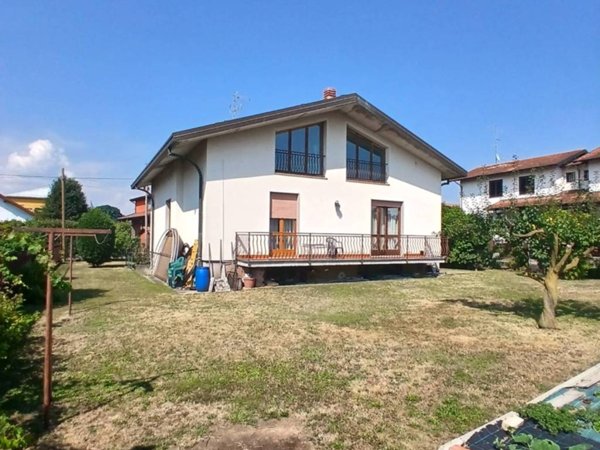 casa indipendente in vendita ad Olgiate Comasco