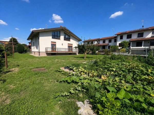 casa indipendente in vendita ad Olgiate Comasco