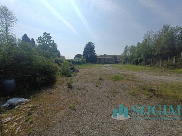 terreno agricolo in vendita ad Oltrona di San Mamette