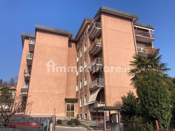 appartamento in vendita ad Oltrona di San Mamette