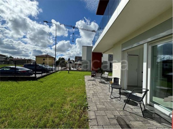 casa indipendente in vendita ad Oltrona di San Mamette