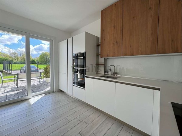 casa indipendente in vendita ad Oltrona di San Mamette