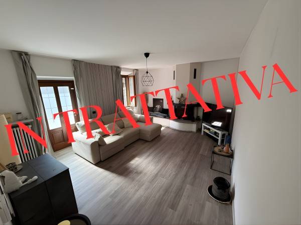 appartamento in vendita ad Oltrona di San Mamette