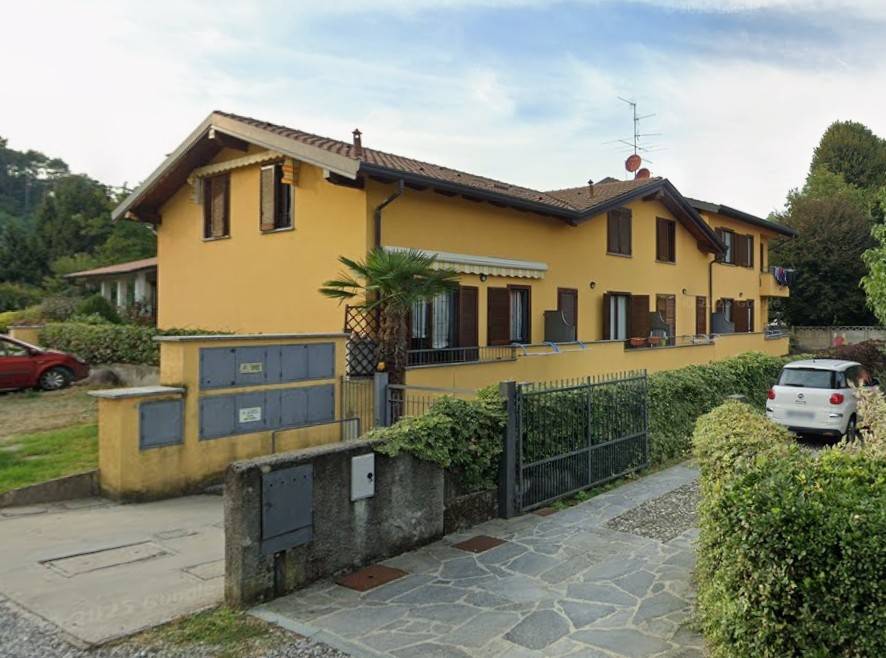 appartamento in vendita ad Oltrona di San Mamette