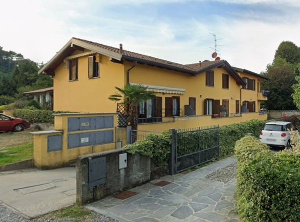 appartamento in vendita ad Oltrona di San Mamette