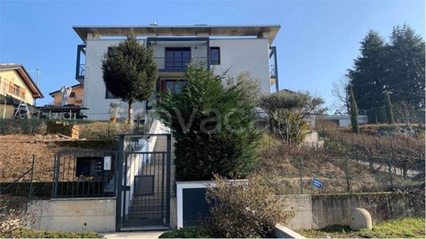 appartamento in vendita ad Oltrona di San Mamette