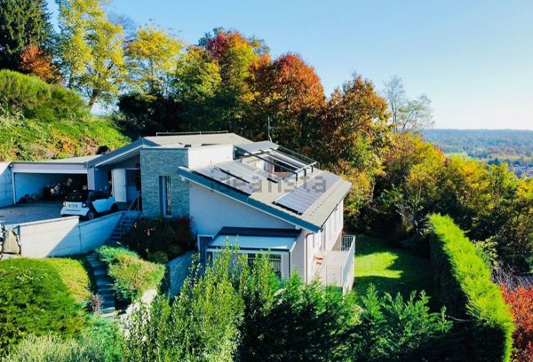 casa indipendente in vendita ad Oltrona di San Mamette
