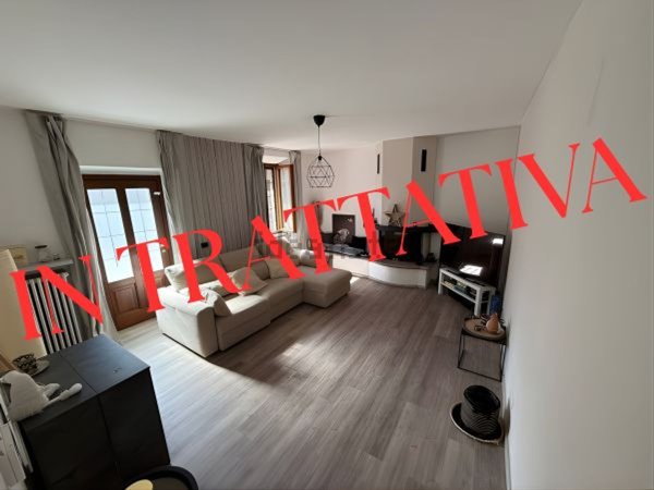 appartamento in vendita ad Oltrona di San Mamette