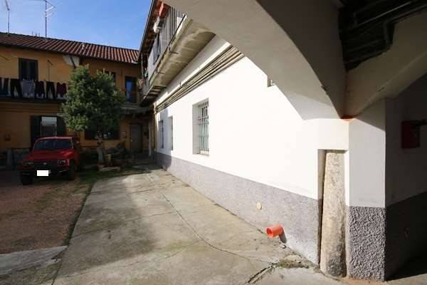 appartamento in vendita ad Oltrona di San Mamette