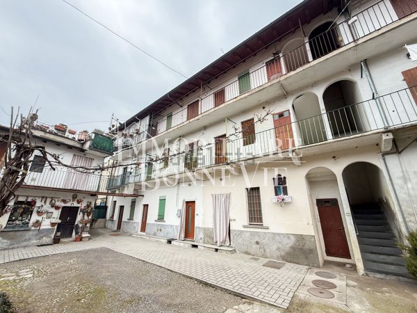 appartamento in vendita ad Oltrona di San Mamette