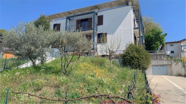 appartamento in vendita ad Oltrona di San Mamette