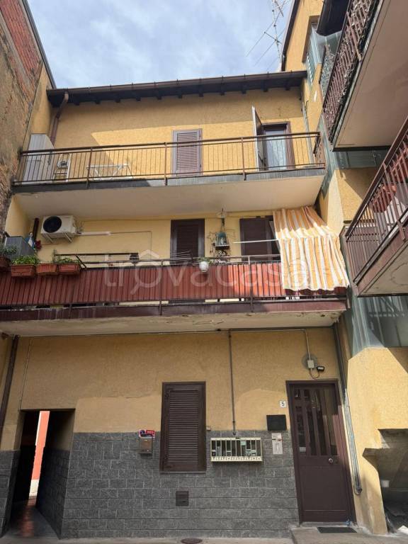 appartamento in vendita ad Oltrona di San Mamette