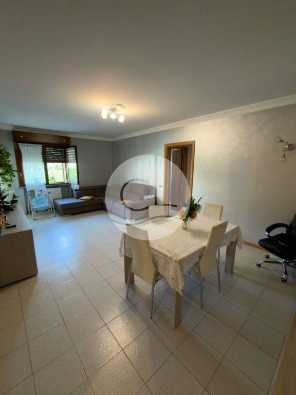 appartamento in vendita ad Oltrona di San Mamette