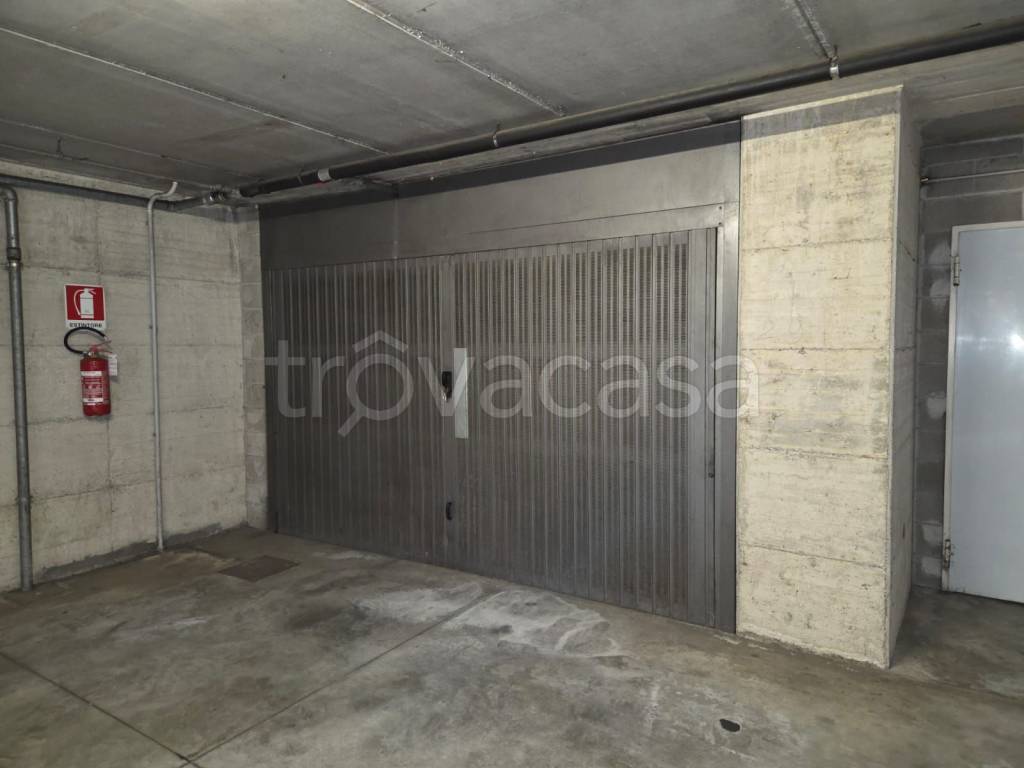 locale di sgombero in vendita ad Orsenigo