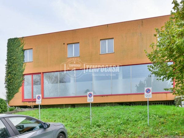 negozio in vendita ad Orsenigo