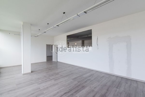 locale commerciale in vendita ad Orsenigo