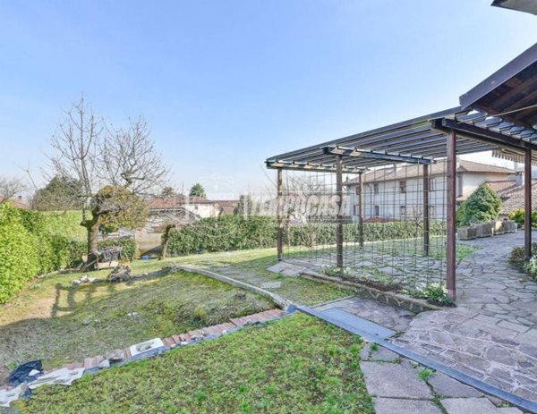 casa indipendente in vendita ad Orsenigo