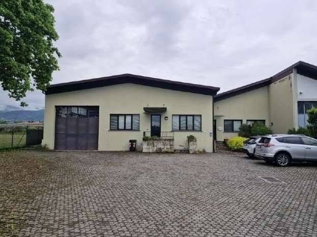 locale commerciale in vendita ad Orsenigo