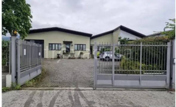 locale commerciale in vendita ad Orsenigo