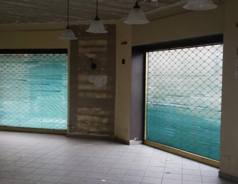 locale commerciale in vendita ad Orsenigo