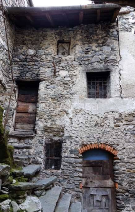 rudere in vendita a Peglio(CO)