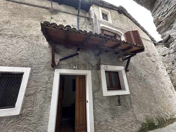 casa indipendente in vendita a Peglio(CO)