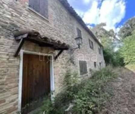 locale di sgombero in vendita a Peglio(CO)